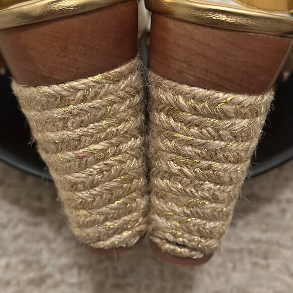 Gold Geometric Cut-Out Wedge Sandals – Size 8.5 - Picture 7 of 11